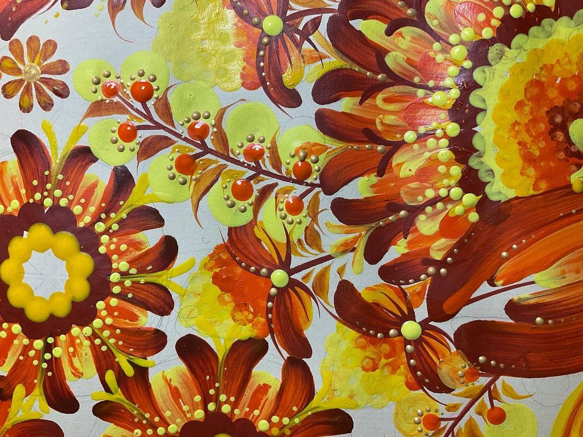 crimson_august's tweet photo. Hi!
I’m Crimson, a folk artist from Ukraine🐉
I make petrykivka inspired bags and plates.
I’ll be happy to share Ukrainian art with you😌
If you want to support what I do you can buy some of my art 🫶
More information in the thread below⬇️⬇️⬇️
Stay tuned!🌻
#украрт #CA_ https://t.co/n38FDu6bRi