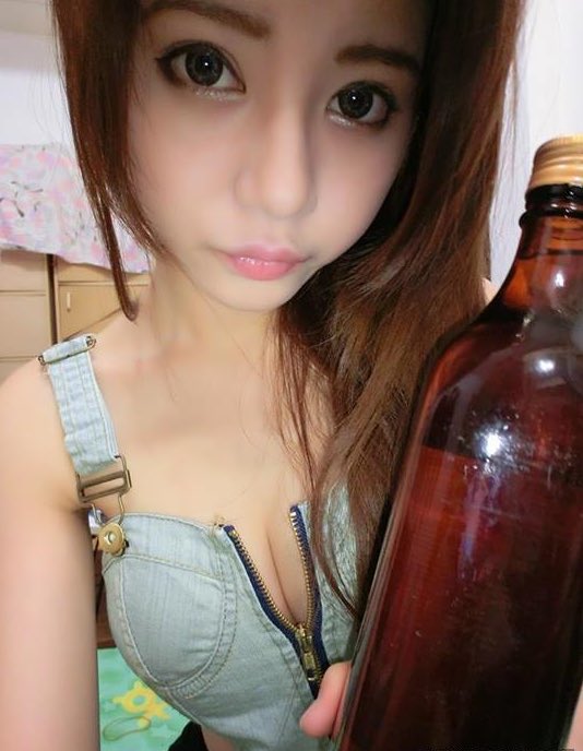 Coco831485082's tweet photo. 嗯，想不想看我在床上的樣子
#香港約炮 #香港學���妹 #香港中文大學 #ptgf香港兼職女友 #ptgf香港出租女友 轉推抽一位有驚喜 https://t.co/mmOGqODn4Z