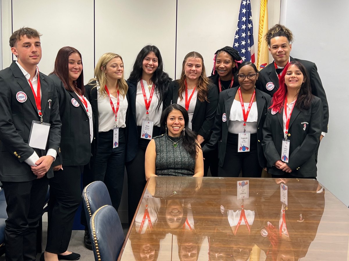 JagNewjersey's tweet photo. JAG NJ Leaders at the office of @CoryBooker with Chief of Staff Veronica Duron. Thank you, Veronica!
#JAGNJStrong #JAGNJ #JAGFam #JAG #JAGNational #NJ #NewJersey #JAGadvantage #JAGIsEssential  #careerready #college  #criticalthinking #nextgentalent #DEI #jagnjmatters https://t.co/b8bRufWJDQ