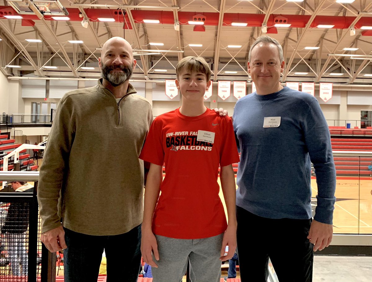 MH_Design's tweet image. UWRF basketball alumni weekend. Great to catch up with Coach Bowen, Rick Montreal, Diangelo and other friends and teammates. Thanks, Pedro!