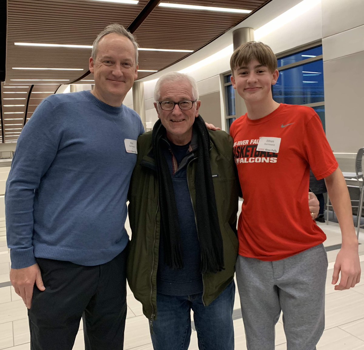 MH_Design's tweet image. UWRF basketball alumni weekend. Great to catch up with Coach Bowen, Rick Montreal, Diangelo and other friends and teammates. Thanks, Pedro!