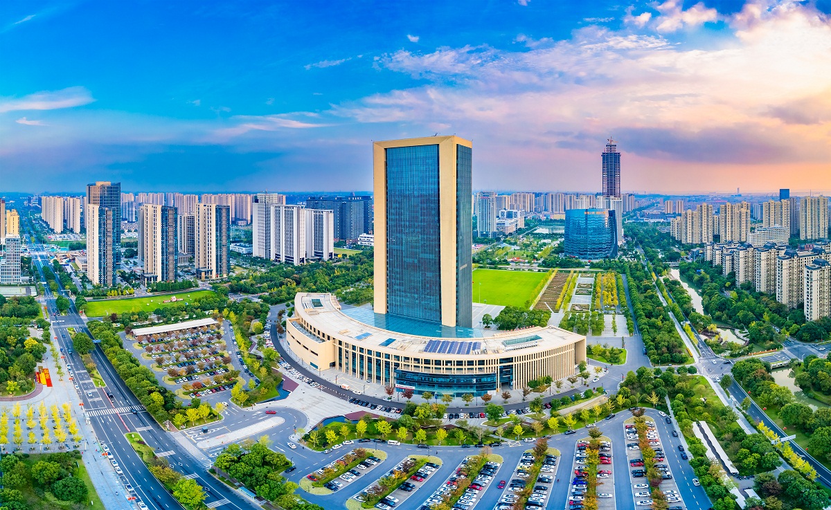 InvestNantong's tweet photo. Jiangsu Linyang Energy Co Ltd will build a 10-billion-yuan ($1.44 billion) TOPCon battery manufacturing facility in the #Nantong Economic and Technological Development Area, or #NETDA. #InvestNantong
πRead more: https://t.co/fEPtJ62IxD https://t.co/k8LUbsYC84