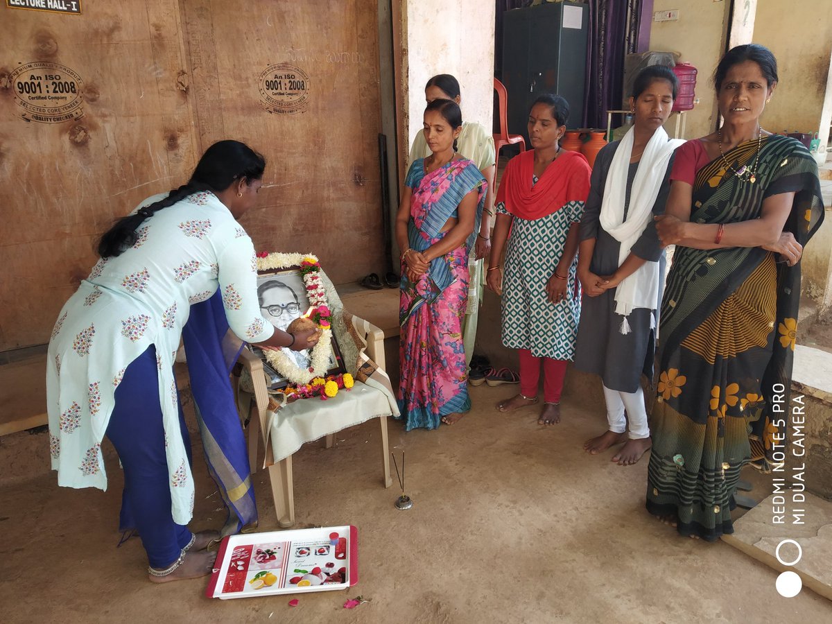 suraj_ramban's tweet photo. ತಥಾಗತ ಬೋಧಿಸತ್ವ ಪರಮಪೂಜ್ಯ ಡಾ|| ಬಾಬಾ ಸಾಹೇಬ್ ಅಂಬೇಡ್ಕರ್ ರವರ 66ನೆ ಪರಿನಿರ್ವಾಣ ದಿನ ಪುಣ್ಯಸ್ಮರಣೆಯ ಕೋಟಿ ಕೋಟಿ ನಮನಗಳು..
#ಅಂಬೇಡ್ಕರ್ #Ambedkar #Jaibhim #ಬಸವಕಲ್ಯಾಣ #Basavakalyan #Bidar #Karnataka #ಕರ್ನಾಟಕ #Mudbi #India https://t.co/MNpBGpQ0Wk