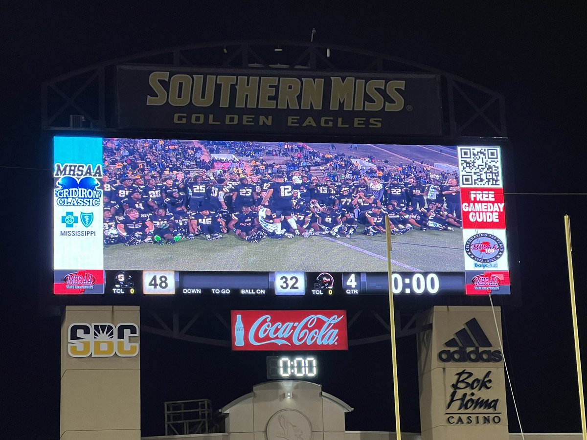 CoachWilliams_2's tweet photo. Just a little bit of what went down on my birthday weekend. Can’t wait to do it again next year!!! https://t.co/2Y8uOUqr1r