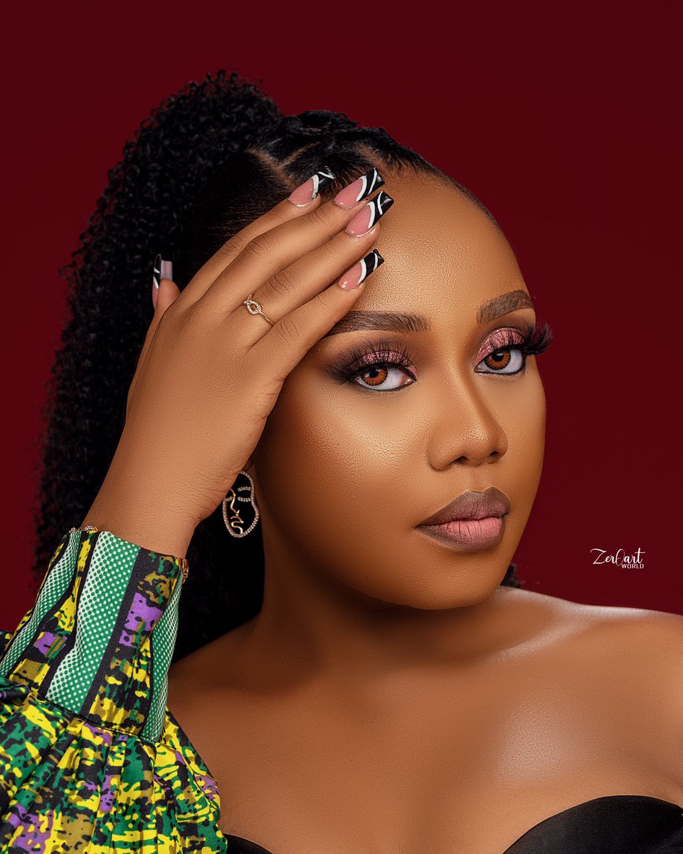 EbieriMiracle's tweet photo. HAPPY BIRTHDAY TO ME 💃🏼💃🏼
God I’m forever grateful, the growth and blessings this year has been unimaginable. 2021 and 2022 is very clear 🥺, I know I’m far from perfect but you love regardless. 
Welcome to a new phase of Favour and all round rest girl. 🙏🥰. https://t.co/Ds6KaAR8rr