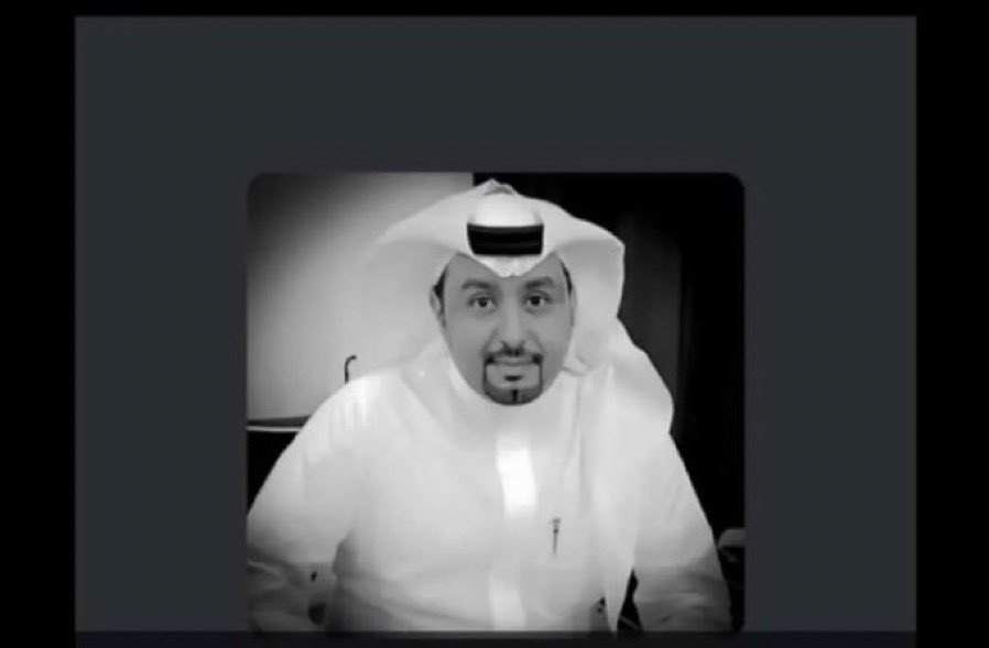 YasserAldhabaan's tweet photo. عامٌ مضى على رحيلك.. 
 
أول الشهور ثقيلة مكبلةً بالأوجاع والفقد والألم.. 
واوسطها استيقاظ من الصدمة وايمان وتسليم بالقدر ..
وآخرها راحه وتفاؤل -برحمه الله وغفرانه- أن يجمعنا في جنات الخلد واموات المسلمين ..
 
لم ولن تغيب يوماً عن خاطري .. رحم الله روحك الطاهرة .. 
 #عمرو_الضبعان https://t.co/E24vBoWVAX