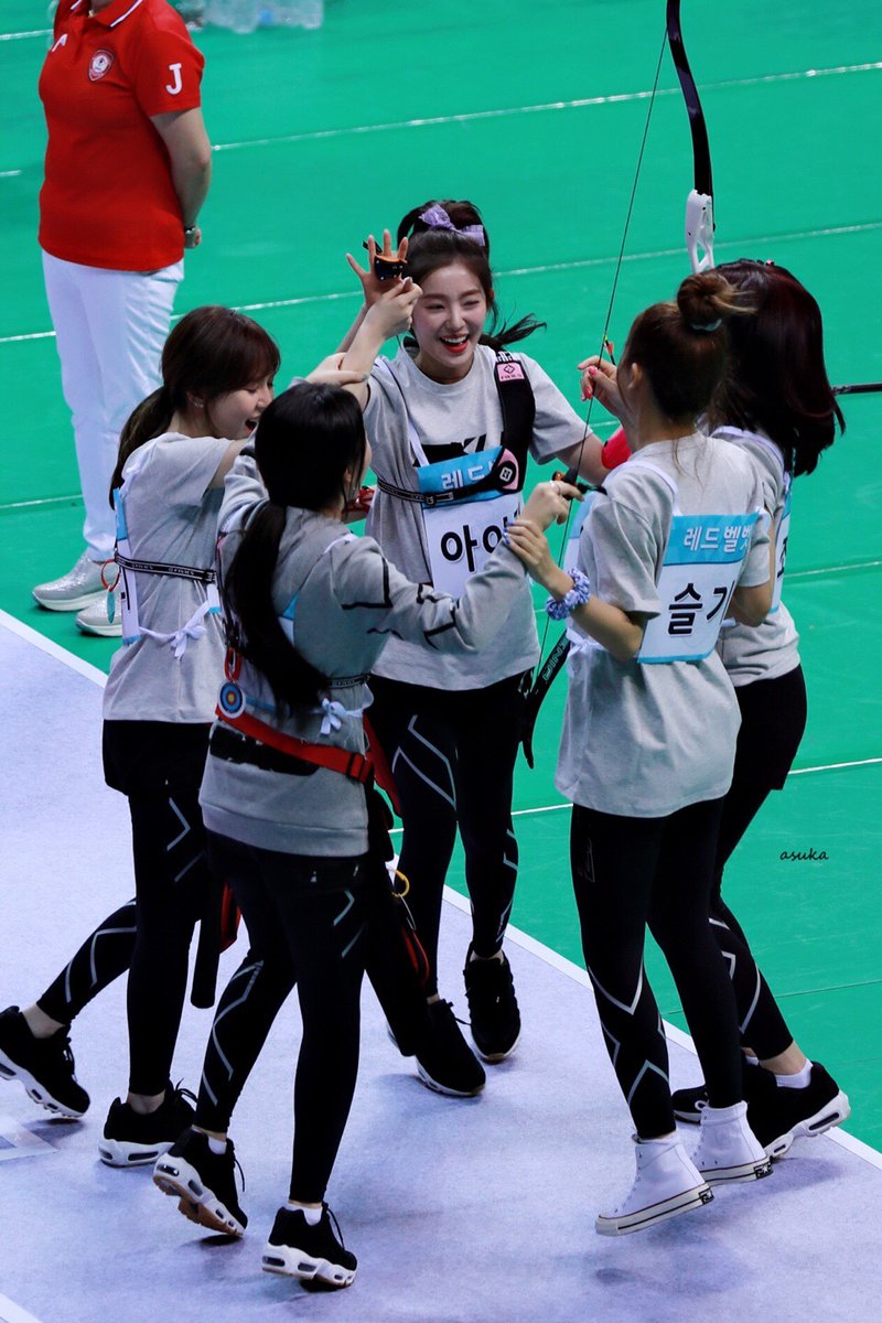 noubbie's tweet photo. When 2018 ISAC Irene hit that bullseye 

'9 HYUNTASTIC Years' with #IRENE 💗
#2017WithIRENE #IRENE #아이린 #RedVelvet https://t.co/F05ibQNkjy