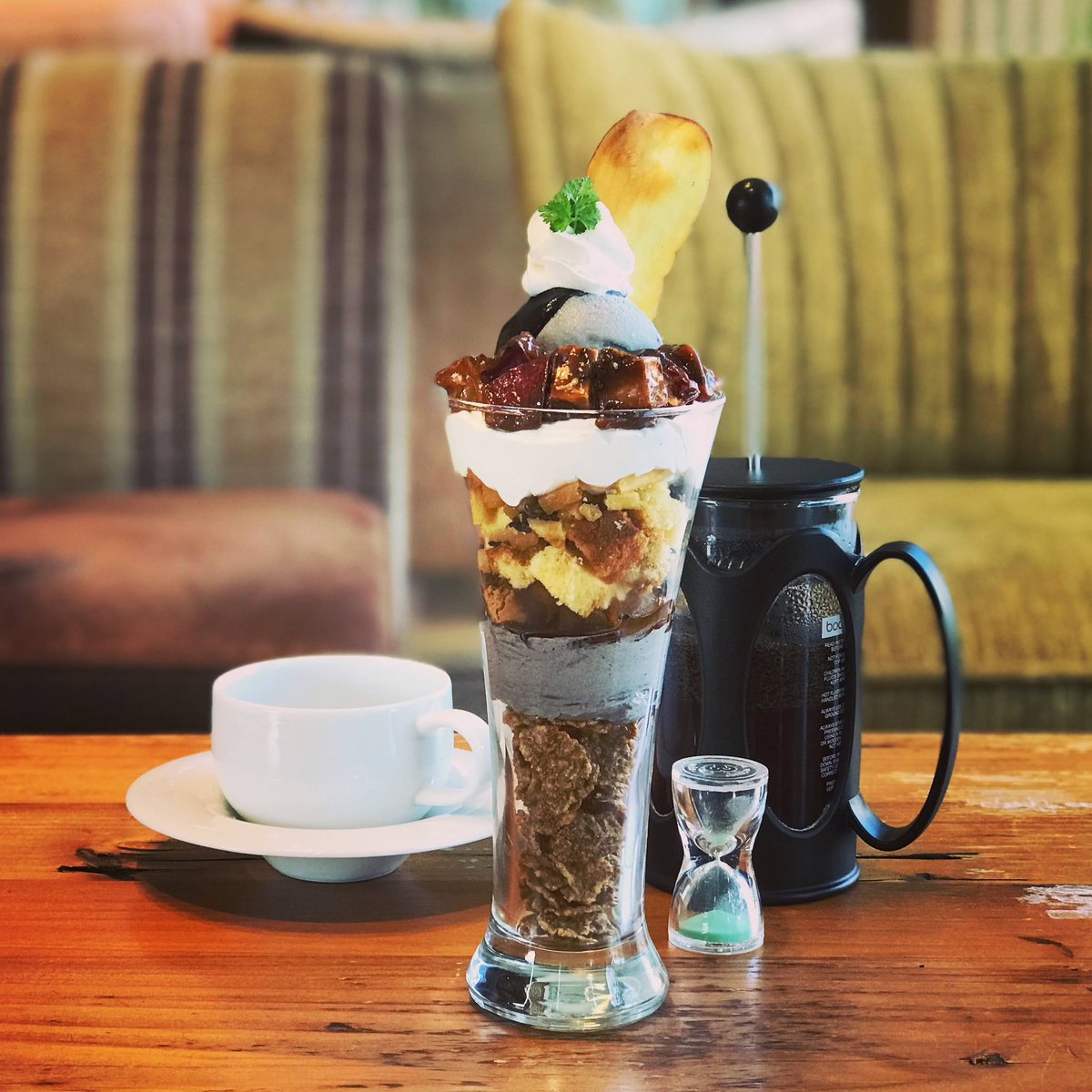 flatcafeCh's tweet photo. #flatcafe のパフェはスタッフが毎回頭を悩ませながら作っております…!🤔
歴代の #パフェ もチラリ!🥰
定期的に変わりますので是非TwitterやInstagramのフォローをお願い致します!(スタッフU)
#お菓子作り
#コッタ
#パフェ
#パフェ活
#熊本カフェ
#カフェ好きな人と繋がりたい https://t.co/BOYt1S1ZMr