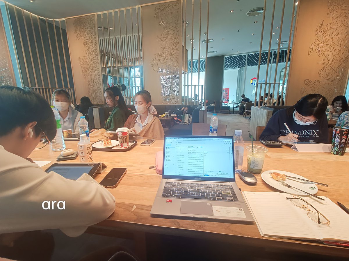 littlegeniexpp's tweet photo. when you were just doing your work and suddenly phuwin came and studied next to you for half an hour. i didnt greet him bc i dont want to make him uncomfortable. so yeah i just did my work and phuwin just studied there next to me https://t.co/eNzYchkRFQ