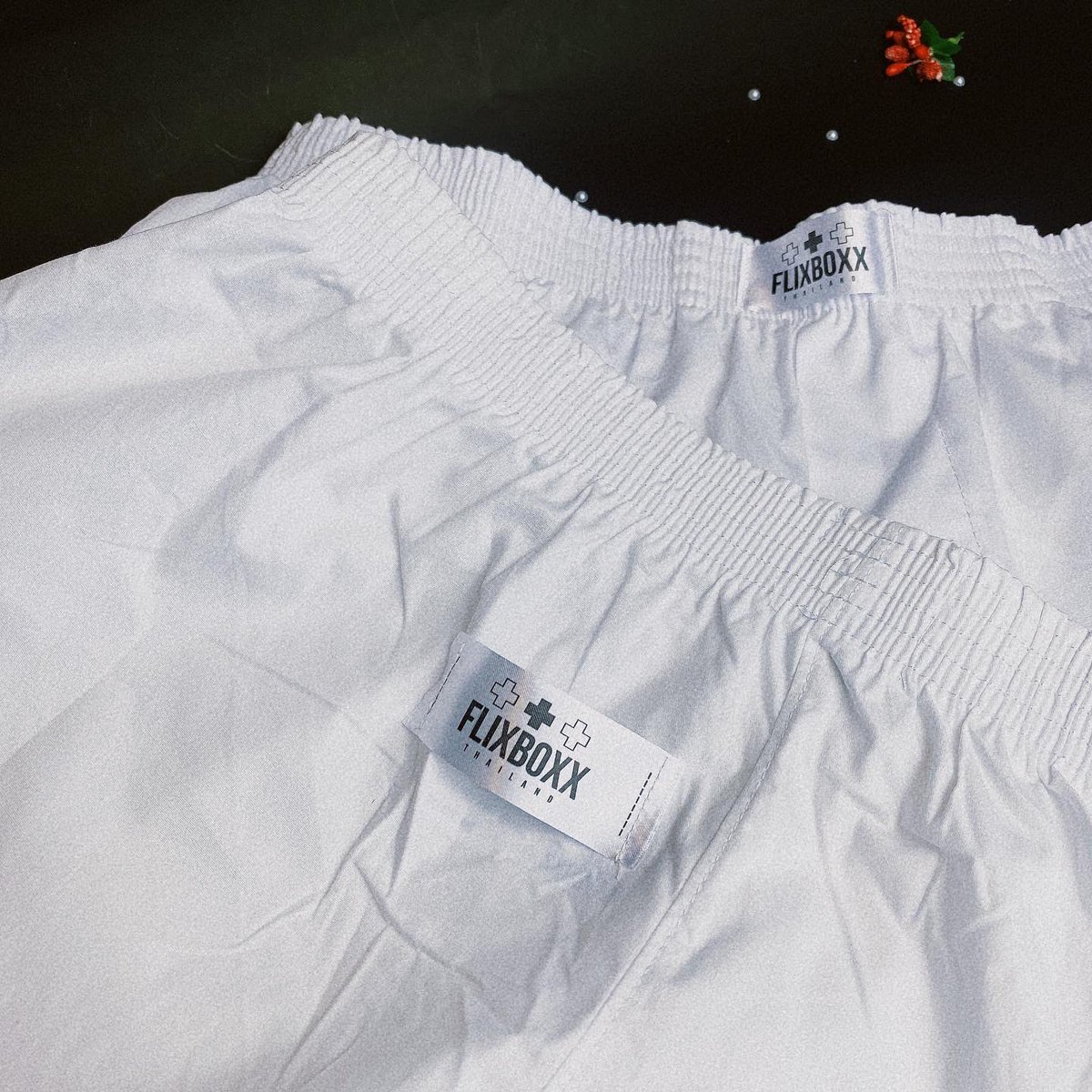 flixboxxTH's tweet image. 🌲 PREMIUM WHITE BOXER 
[ ขาสั้นแบบตะโกน]

🪞 คุณสมบัติพิเศษ ที่ต่างจาก Boxer ทั่วไป
[อ่านต่อได้ที่ IG : flixboxx]

⛱ ค่าส่ง
โอนเงิน 40 บาท
เก็บเงินปลายทาง 50 บาท

☁️PRICE 
1 ตัว 235 บาท

🌊 SIZE
L  รอบเอว 28-32” ยาว~ 9”
XL  รอบเอว 33-36” ยาว~ 9.4”
2XL  รอบเอว 37-40” ยาว~ 9.7”