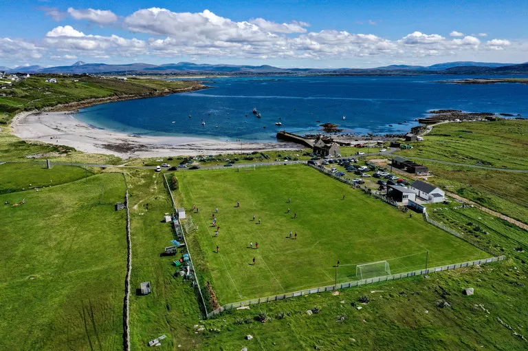 Donegal has undoubtedly the greatest collection of scenic football pitches in Ireland and this thread attempts to collect the best of them in one place. Thanks to the contributors, photographers and the clubs involved. First up Arranmore Utd, more of which later. 🟡🟢☘️⚽️🇮🇪