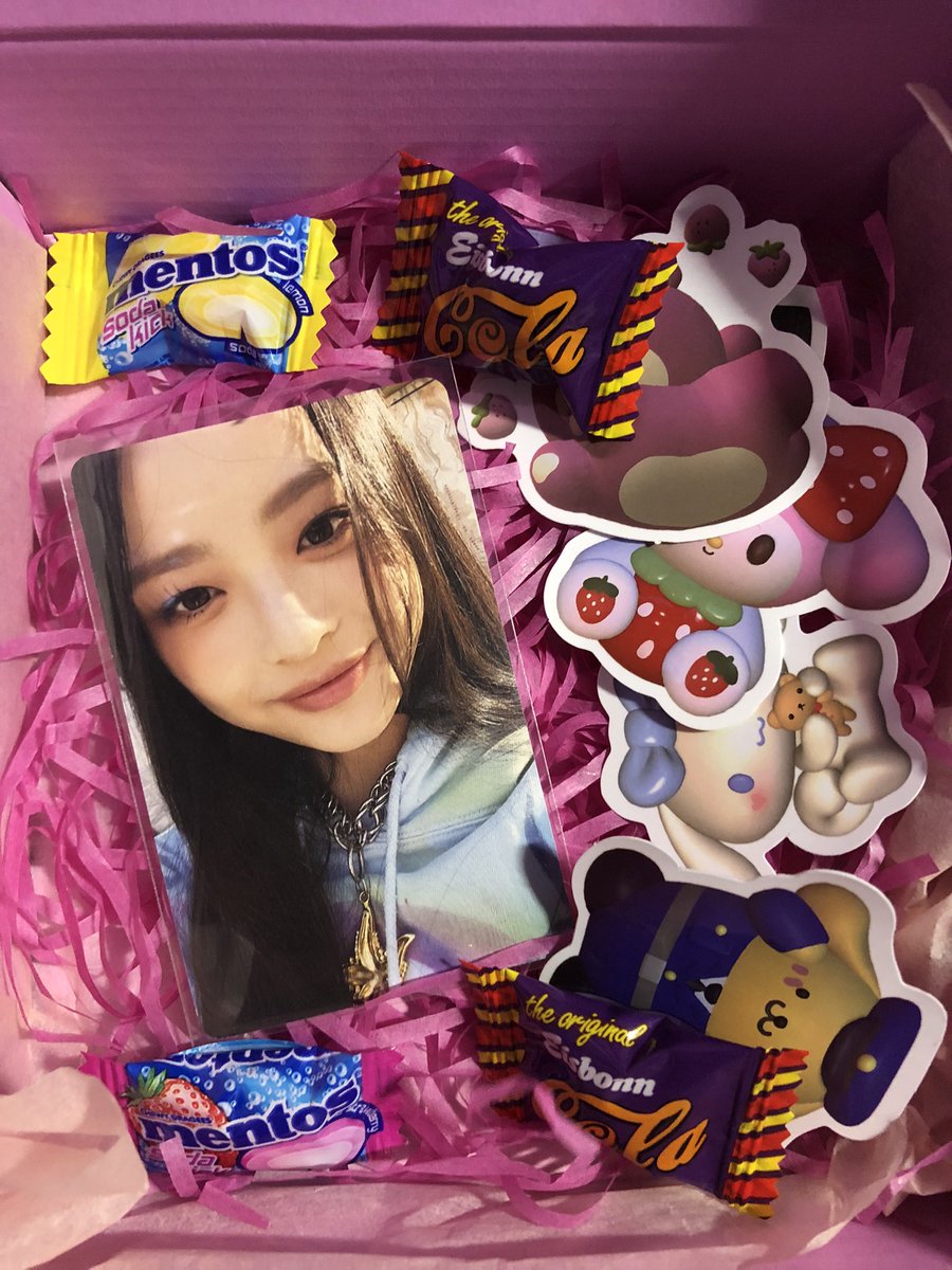 mnswghao8's tweet photo. . . .🌷#chiasmails
💒... hi @ramiprios, hanni finally arrived! thank you for packing her well >< your packaging is soooo pretty 🫶🏻 thank you also for the vv smooth transaction 💗 till our next 🎀 #ramiceipt https://t.co/Waz3ZlULp4