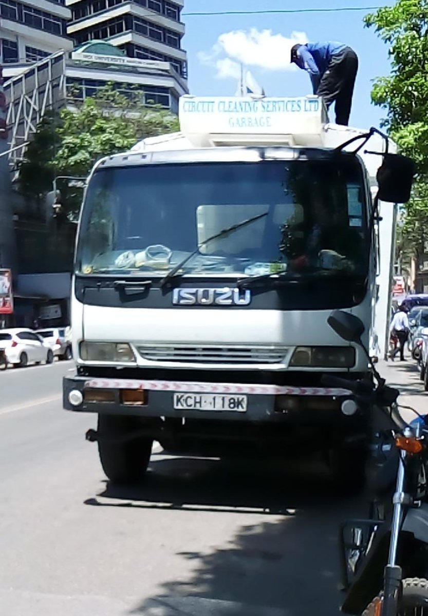 Mekatili_KE's tweet photo. The biggest problem with Nairobi Waste begins with us. We hardly sort waste from source and neither do we donate that which is valuable. Second problem is the garbage cartles and corrupt gava officials who allow them to dump waste in Mukuru followed by Dandora. #Joho https://t.co/U7RdTAibvz