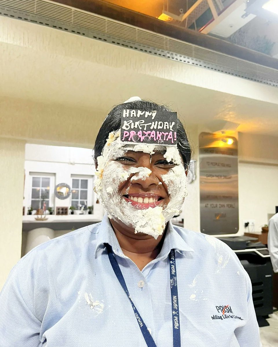 Lifeatprism's tweet photo. Birthday Celebration of Prajakta ๐on 05 December 2022 ๐๐๐ฅณ
.
.
.
.
#celebration #photography #cakes #balloons #instagram #chocolate #friends #like #photooftheday #prismites #prismlifesciencesltd #lifeatprism https://t.co/Pim65X88vW
