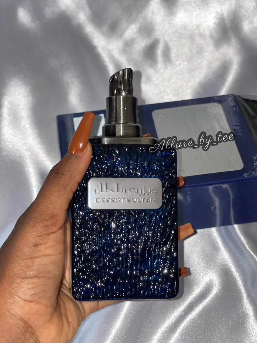 debbiee_mos's tweet photo. SAPPHIRE DESERT SULTAN EDP 100ml…..This fragrance is soo fresh, you’d literally want to lick it off your body. Super lasting too,when they say Arabian perfumes last very long, Desert sultan was what they meant😅. Price:N10,000 @midtrovert_ @MhizBee_ @_DammyB_ @Elkrosmediahub https://t.co/Cgl4Kg9Uzy