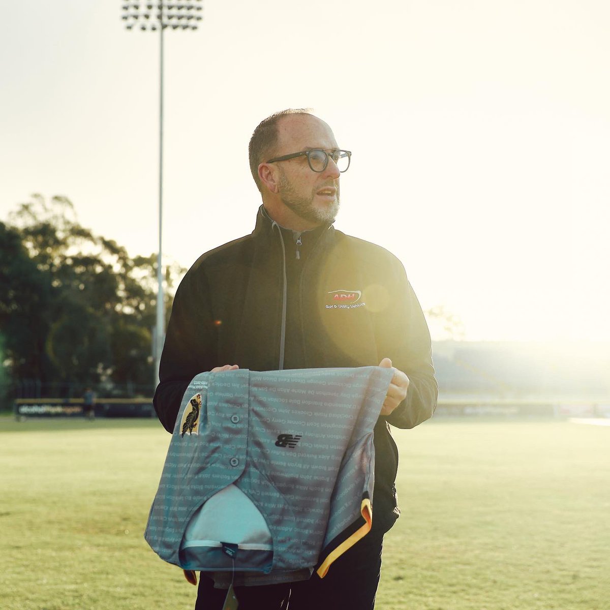 1952 HERITAGE JERSEY 🖤💛

This Saturday night, Perth HEAT will play in a special commemorative jersey replicating the 1952 Claxton Shield 🛡️ our first victory as WA, celebrating 70 years

More than 5️⃣0️⃣ past players will be part of the celebrations 😍🤩

perthheat.com.au/tickets/