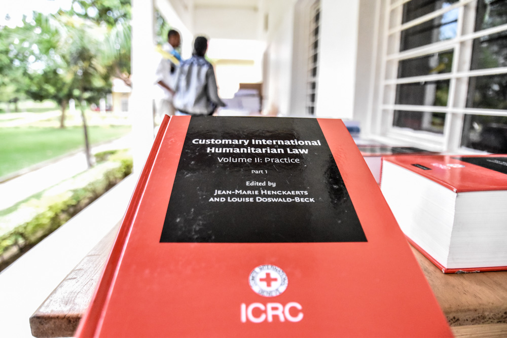 Rwandaredcross's tweet photo. Rwanda Red Cross has received a donation of books from the @ICRC_rw. This donation comes to enrich the national society's initiatives to promote the Rwanda Red Cross Humanitarian Center and to further enhance the knowledge base of the International Humanitarian Law (#IHL) https://t.co/GXD0B07Rpo
