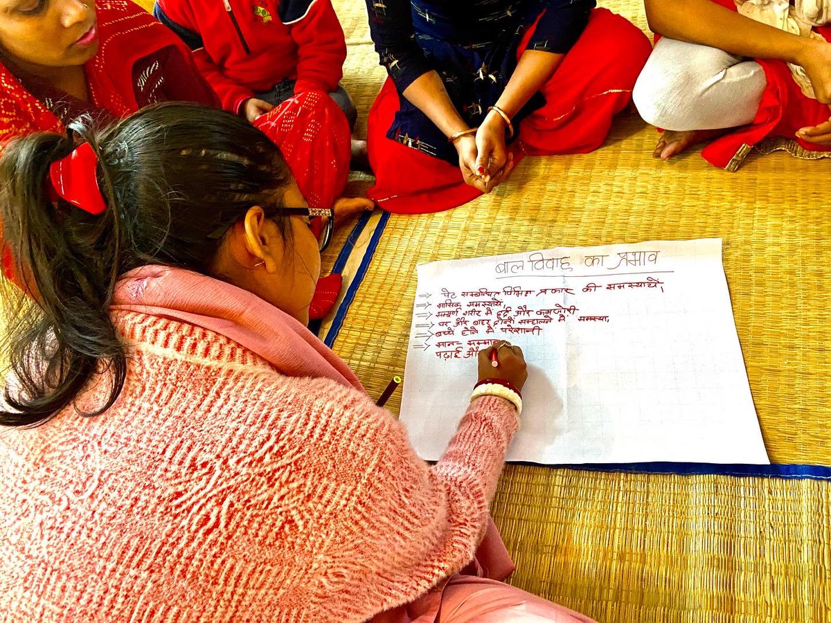 muheem_esp's tweet photo. Under The #16DaysActivism
#ProtectionDoesntProtect #WomenGainingGround
#16DaysOfActivism2022 #16DaysOfActivism #GBV #EndGBV #OrangeTheWorld #16Days #muheem #crea #gbv #varanasi #culturalprogram #activism #earlymarriage @ThinkCREA #sigra #workshop https://t.co/emrrfaAlW8