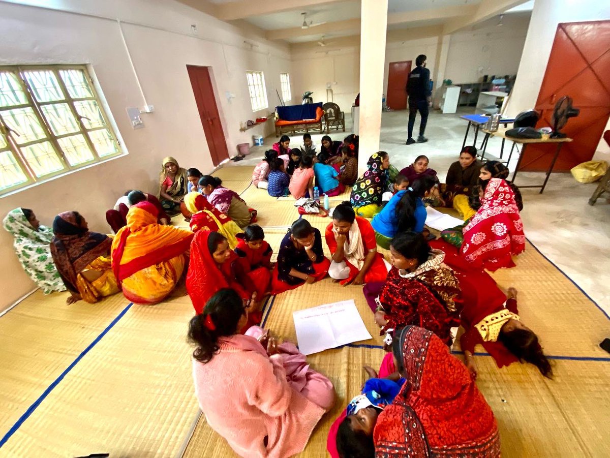 muheem_esp's tweet photo. Under The #16DaysActivism
#ProtectionDoesntProtect #WomenGainingGround
#16DaysOfActivism2022 #16DaysOfActivism #GBV #EndGBV #OrangeTheWorld #16Days #muheem #crea #gbv #varanasi #culturalprogram #activism #earlymarriage @ThinkCREA #sigra #workshop https://t.co/emrrfaAlW8