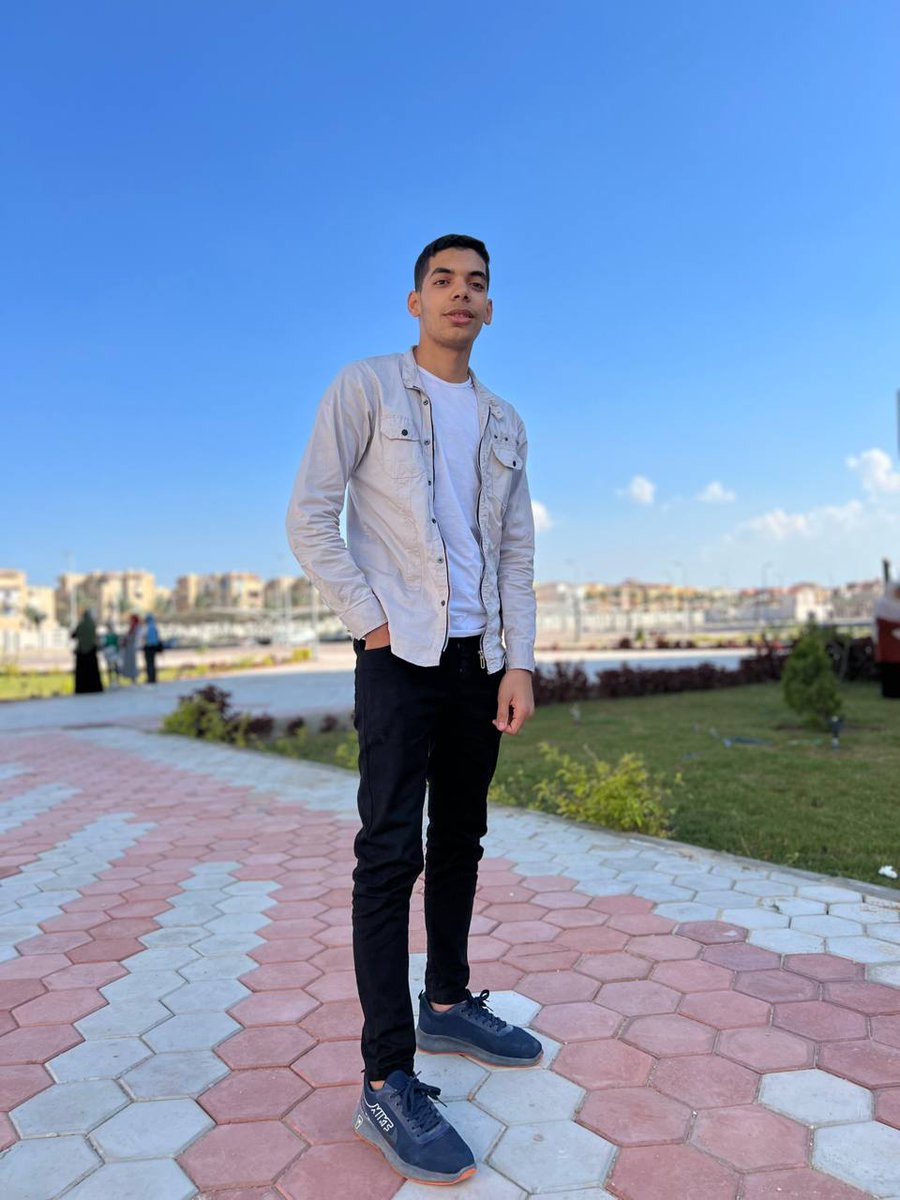 Officially 20' years 🥳

اللهم اني استودعك عاما مضي من عمري اليوم سنة جديدة من عمري يا رب اكتبلي الخير و السعادة كل سنة وانا طيب وبخير وسند لنفسي ولغيري سنين من العمر بتمر ولا يضل لينا غير الذكريات🥰❤️❤️