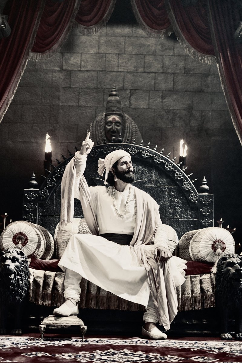 HD Pic without watermark -

Akshay Kumar's First Look as Chhatrapati Shivaji Maharaj in #VedatMaratheVeerDaudleSaat 

#AkshayKumar #chhtrapatishivajimaharaj #ShivajiMaharaj