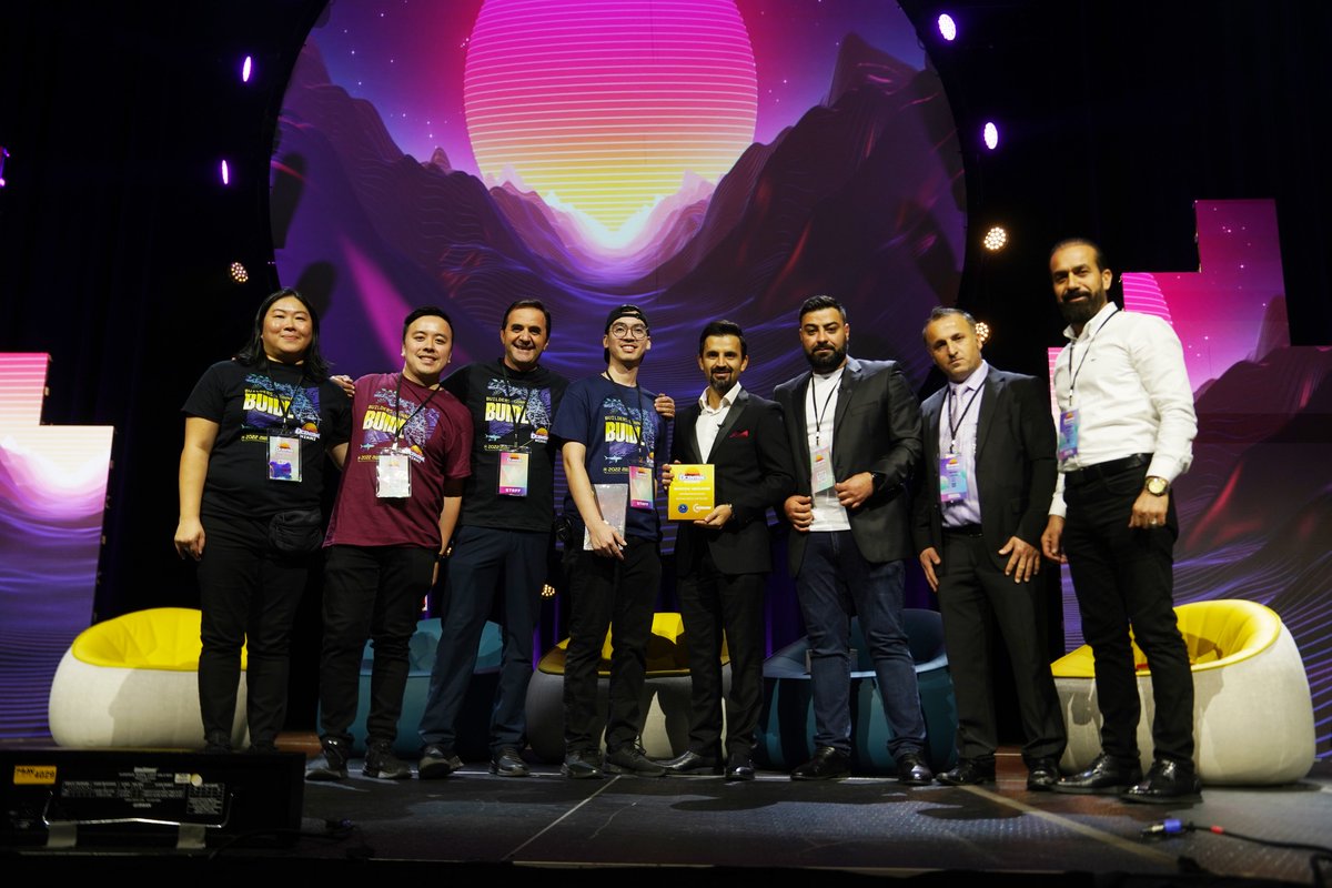 BidzCoin's tweet photo. BIDZ Team with Rudaw Media Network &amp; the Dcentral  Team! https://t.co/g5wOjKozUU