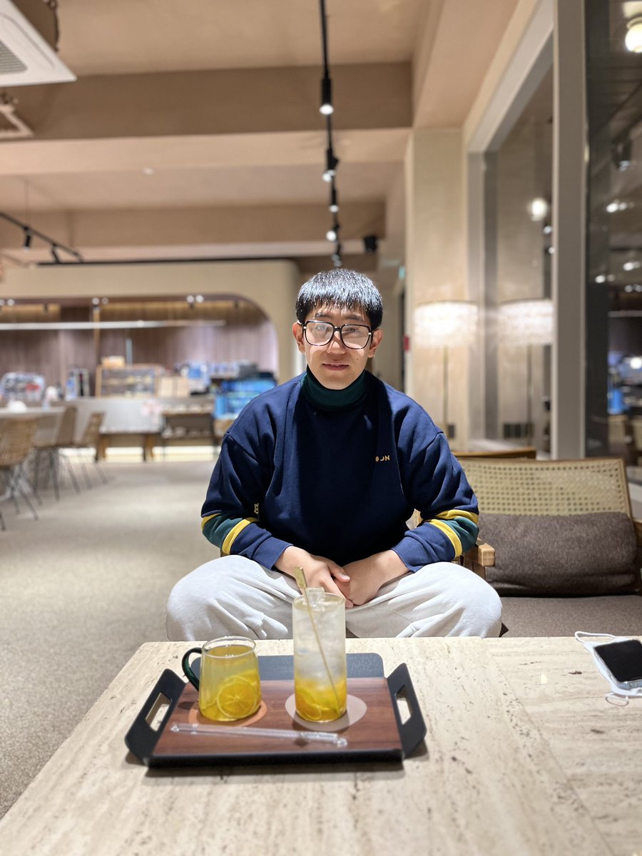 lolFrozen tweet media