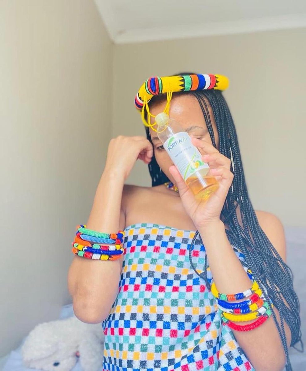 PortiaM_Skin's tweet photo. It’s the Marula Oil glow 🔥✨💛
Big Question : is your skin ready for December ? 🤌
#portiamsummer
#portiamskincare
📸Image Credit @ziyanda0902 https://t.co/Hhzl00KmW9