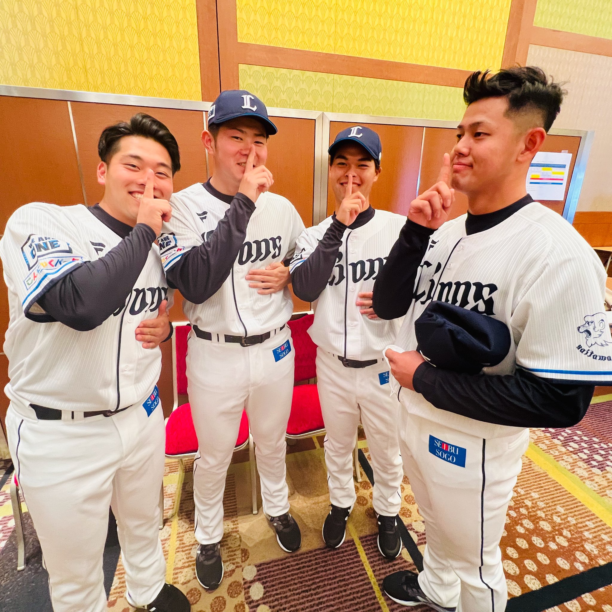 西武ライオンズ ユニフォーム Sサイズ 是澤涼輔