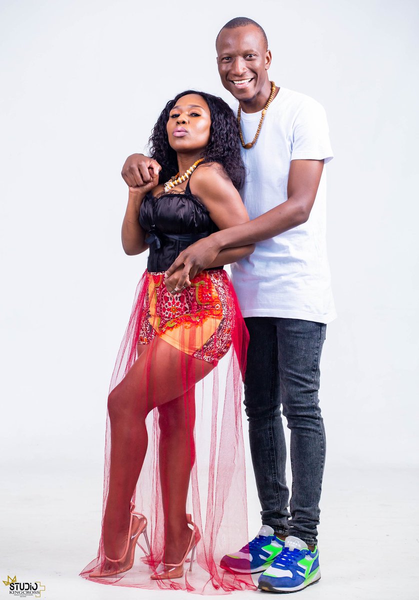 AmanyMuzik's tweet photo. Sek’sek’seni ebantwini 

#LoveAndAmapiano out now on all streaming platforms https://t.co/jBSgDNbEHx

♥️🎹🎵

@Msizkay x @SeagirlNovuyo x @Mprincebeatz https://t.co/H6kzESNKMC
