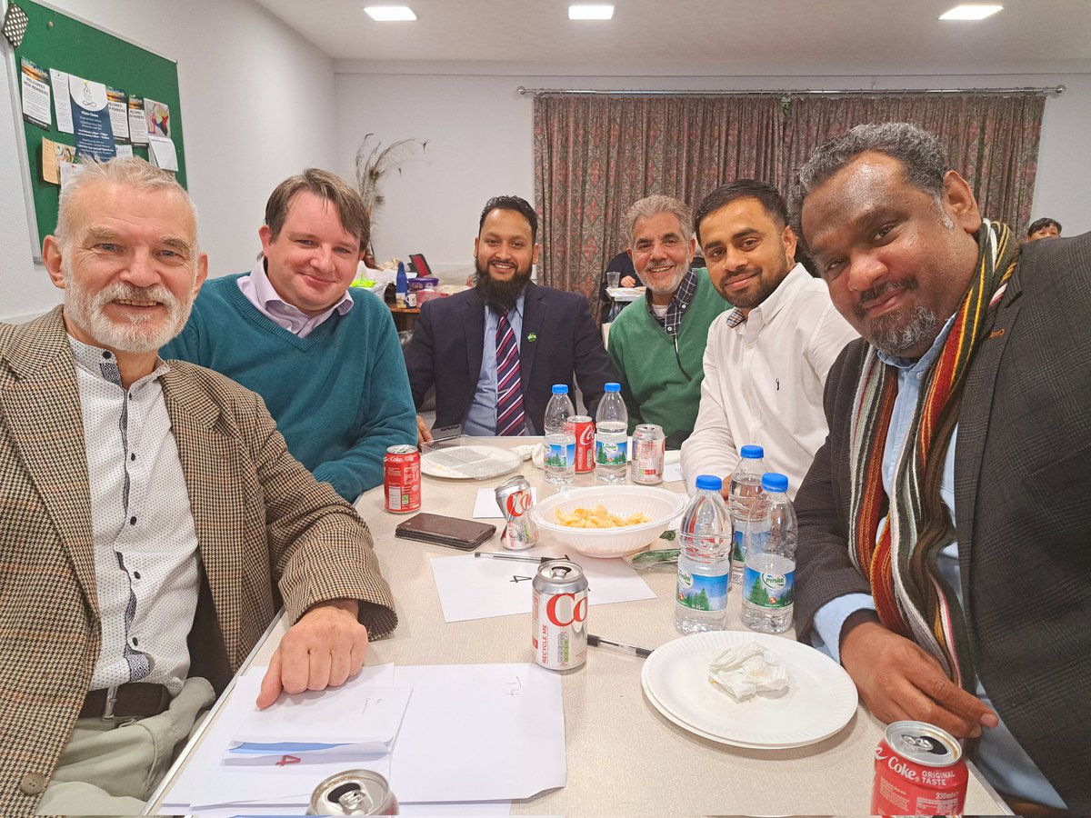 H_Rahman_'s tweet photo. Great turnout at Edmonton Conservatives Quiz. Thank you to Andrew Boff for coming along and being on our team.
#ConservativeParty #edmontonconservatives #RishiSunak #FIFAWorldCup #londonnightlife https://t.co/IOWxFzsEkL