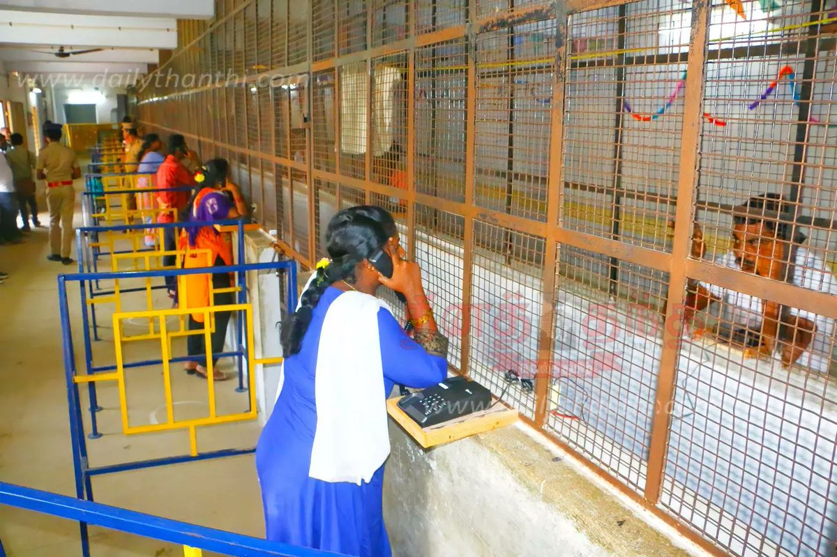 mrdheepan's tweet image. திருச்சி மத்திய சிறையில் கைதிகள் குடும்பத்தினருடன் பேச இன்டர்காம் வசதி தொடங்கப்பட்டது. இது மகளிர் ஜெயிலிலும் அமலுக்கு வந்தது.

@abpnadu #Trichydistrict #Trichycentraljail #intercomfacility