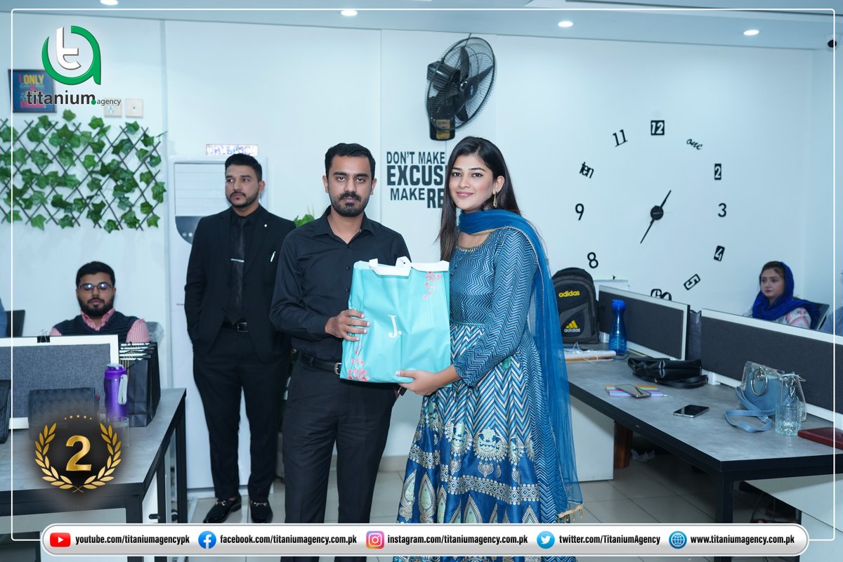 TitaniumAgency's tweet photo. Titanium Agency, celebrate the award ceremony for the best employee of the month November, 2022.

#titaniumagency #lahore #employeeofthemonth #realestate #titaniumteam #bahriatown #bahriatownlahore https://t.co/hr61q0Wasn