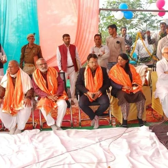 dprokiran's tweet photo. कल हथकौली ग्राम पंचायत, विकासखंड बलदेव में,नवनिर्मित अमृत सरोवर के तट पर भजन संध्या ,हवन एवं पूजन का कार्य आरएसएस के अखिल भारतीय प्रचारक प्रमुख आदरणीय सुरेश चंद्र जी,स्वामी अनंत वीर्य दास जी, श्री राधा कांत शास्त्री जी,और एसडीएम  श्रीनिकेत वर्मा  जी की उपस्थिति में किया गया। https://t.co/qGT84dwVwC
