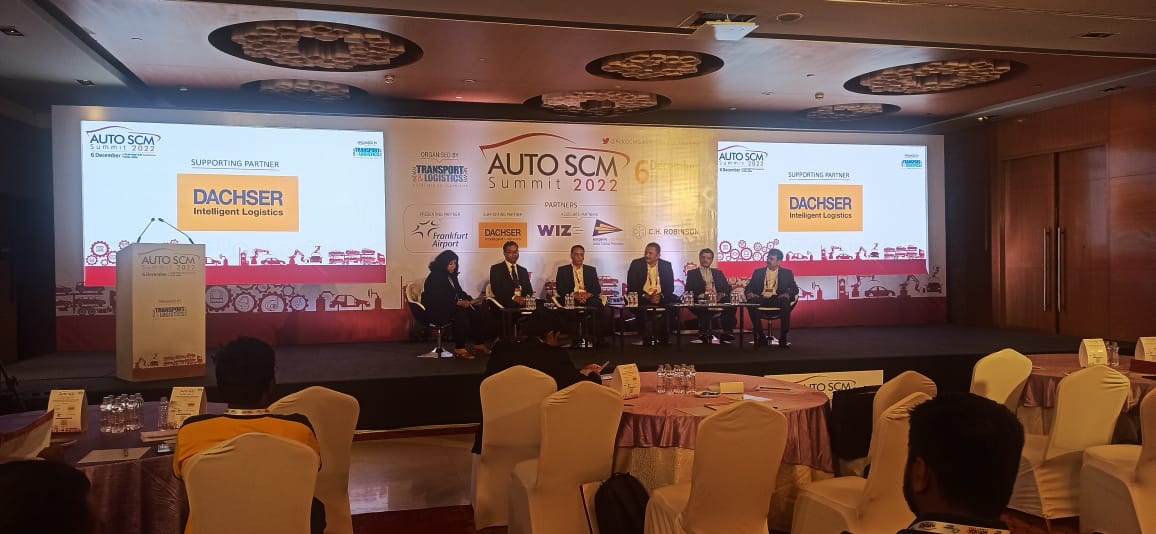 ITLNLive's tweet photo. Second panel of #AutoSCMSummit2022 is on! 

"Future of #JustInTime logistics in automotive?"

Nilesh Girdhari, #SkodaAutoVolkswagenIndia
Phani Krishna, @DSV_AS
Somil Shrivastava, #MagnaAutomotive
Mandar Vaidya, #ZFGroup
Om Vijayvargiya, @SchaefflerGroup
Lakshmi Ajay, @ITLNLive https://t.co/iwJqDKdxoW