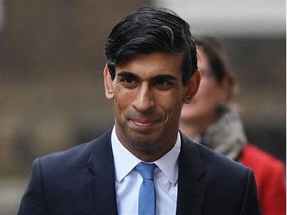 DalbidEU's tweet photo. Swerving #Sunak now has #Homes under the hammer! #Energy and #Environment under the hammer! The #NHS and #SocialCare under the hammer. Standards, truth and justice under the hammer. Families under the hammer. All hammered by weak man Rishi and get rich quick Tory backbenchers. https://t.co/66xJiKHDOu