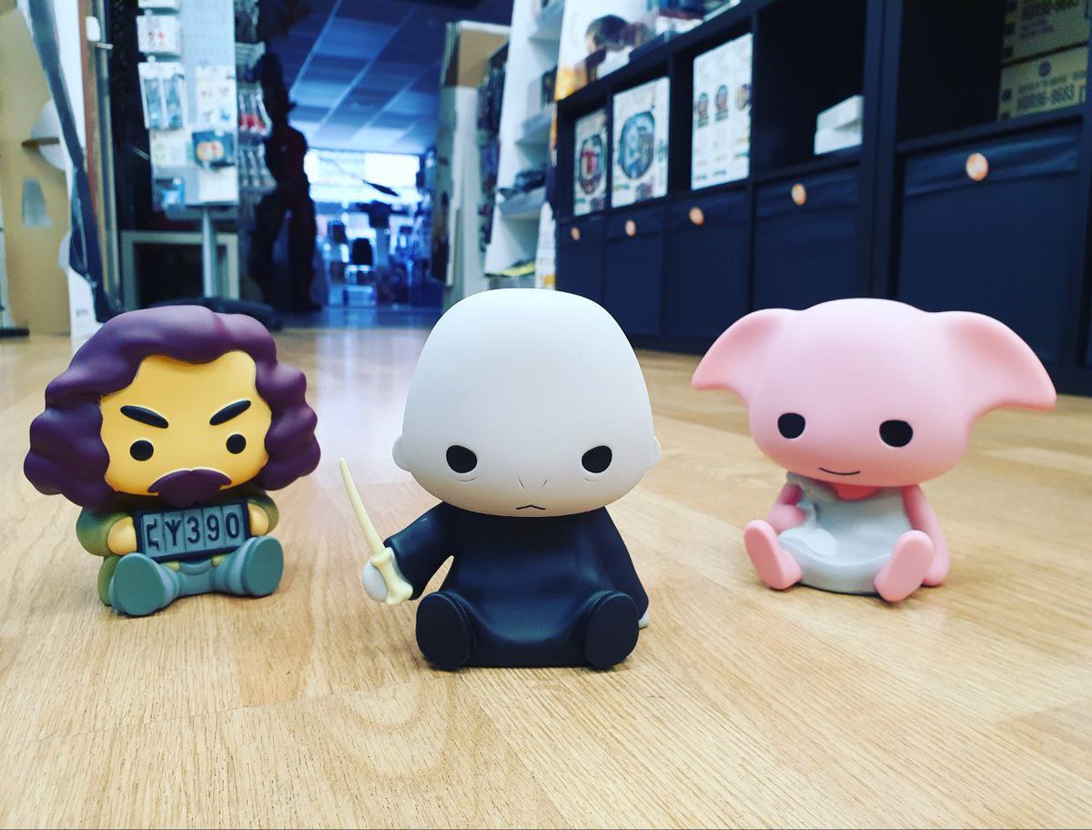 Al fin nos han llegado las nuevas huchas de Harry Potter, si es que ya nos temíamos que no llegarían para Navidad. ¿A que son bonitas? 

elenanofriki.com/sofa-y-peli/ha…

#HarryPotter #Ahorrar #FelizMartes #NosVamosDePuente