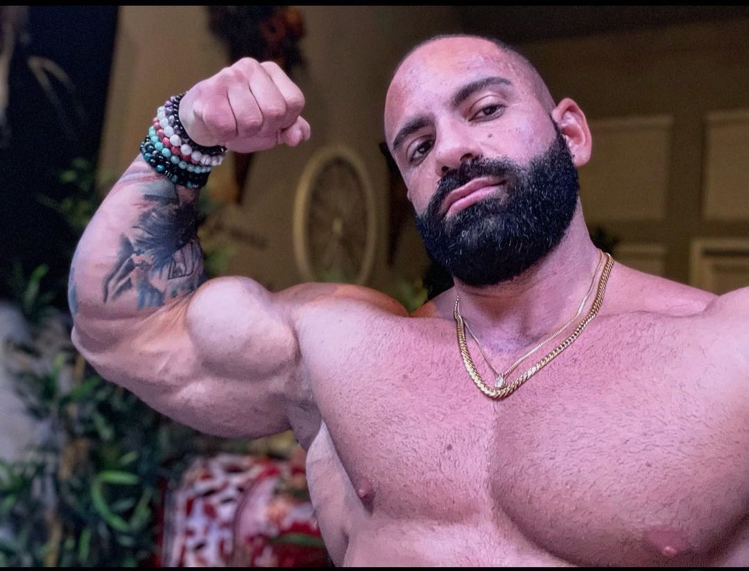MuscleAddikt's tweet photo. This is why I am gay AF 😂🤤🤤 https://t.co/cZFTZ4624G