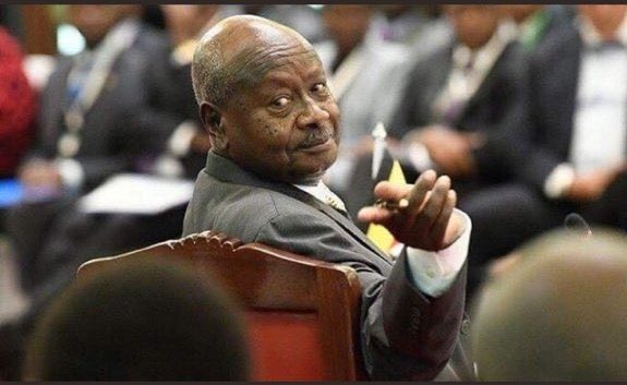 huszle's tweet photo. Since nobody knows who impregnated Kelly Khumalo , let's just assume it's another Maria Magdalena story from the Bible ... https://t.co/gXu5vTSTej