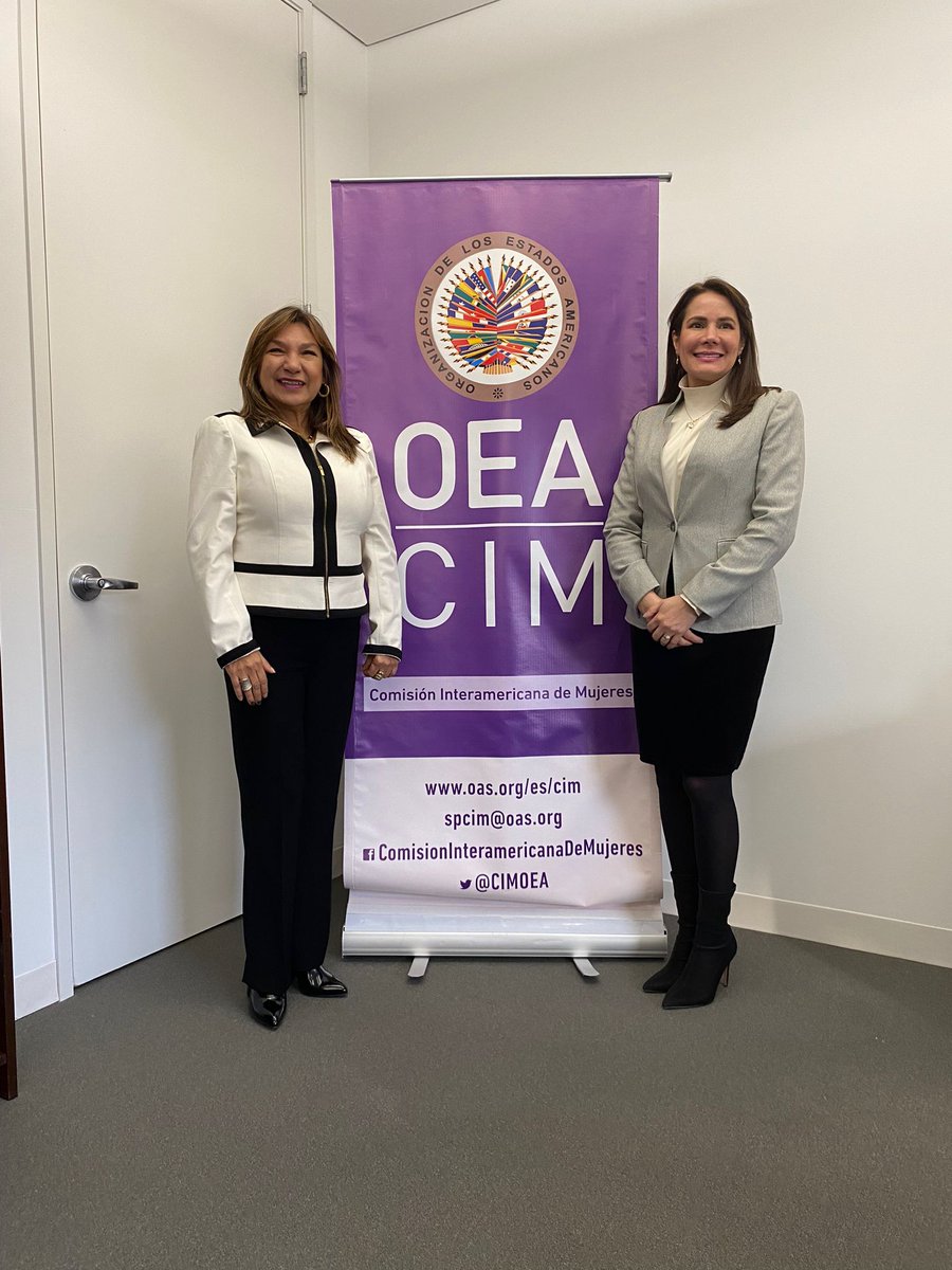 💻Utilizar las nuevas tecnologías para el empoderamiento de las mujeres en la región es una deuda pendiente, así como eliminar las brechas digitales de género.
Algunos de estos temas fueron tratados entre la SE, <a href="/AlejandraMoraM/">Alejandra Mora Mora</a> y la Ministra de Telecomunicaciones del 🇪🇨,<a href="/vmaino/">Vianna Maino</a>.