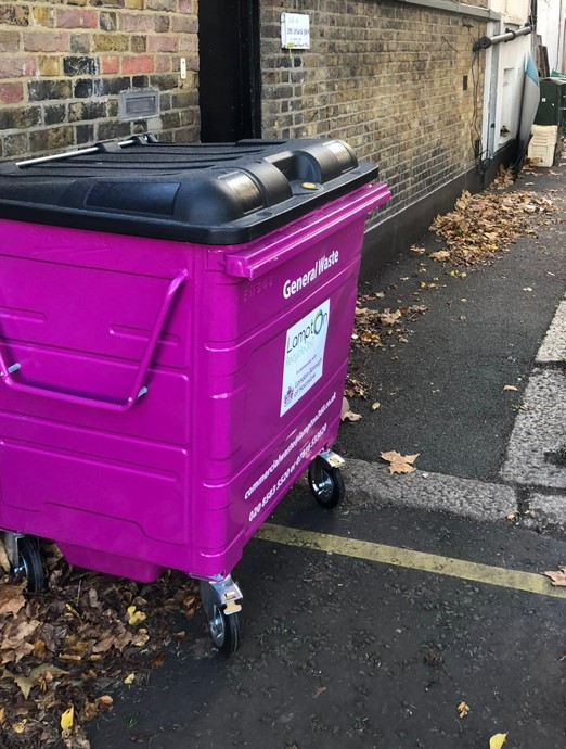 🤝NEW CUSTOMER🤝

Today we delivered a🆕bin to Nailux &amp; Beauty Chiswick👍

👋Welcome to @LamptonServices👋

Its GREAT to be working with another LOCAL business in Hounslow!

Contact today to receive your Service Quote📋 

📱 07816 068058
📧 commercialwaste@lampton360.co.uk