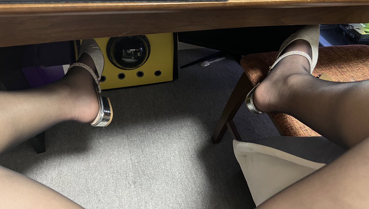 katamuki11's tweet photo. 打游戏的时候能进来吗？ https://t.co/sKQtgQbsZb