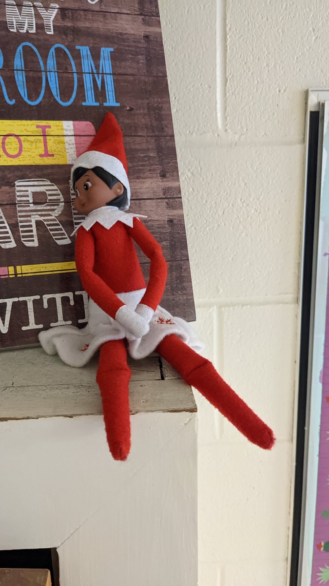 sprinklestheelf's tweet photo. I have a great little tune for you to listen to today and I think I've got a pretty good view to see the smartboard today. https://t.co/Gxbw8Vnz2M https://t.co/SuZsCw3X0j