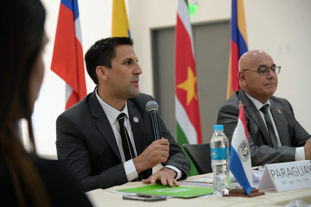 sndpy's tweet photo. Ministros del deporte de Sudamérica se dan cita en #Paraguay🇵🇾 para participar en la Asamblea General Ordinaria del Consejo Sudamericano del Deporte #CONSUDE
En la ocasión se elegirán nuevas autoridades y la sede para los XXVII Juegos Sudamericanos Escolares🤩
#ElDeporteNosUne🤝 https://t.co/U6HYbOKjBW