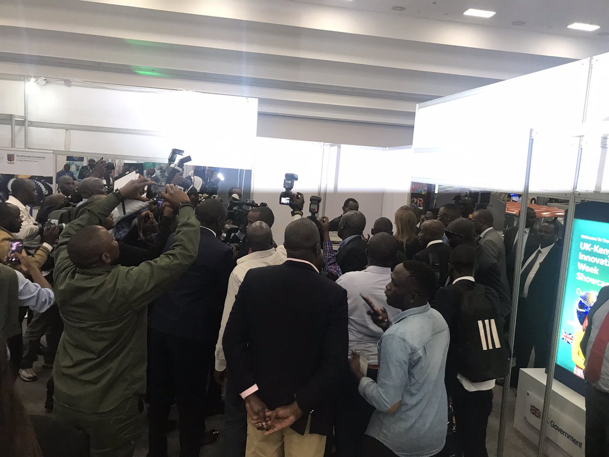 PulseRengine's tweet image. President William Ruto of Kenya just popped by to our stand at Kenya Innovation Week to find out about CAGE Technology and our clean biogas generators.