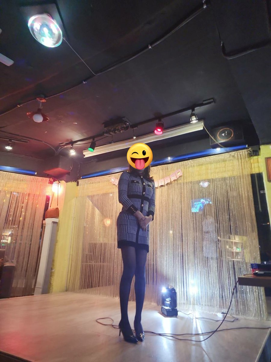 이쁜 여니동생이 찍어준 전신샷~!!
나 모델같이 찍어줘서  너무너무 고마워^^♡
#시디바 #아지트 #시디 #트젠 #시디친구
#레즈시디