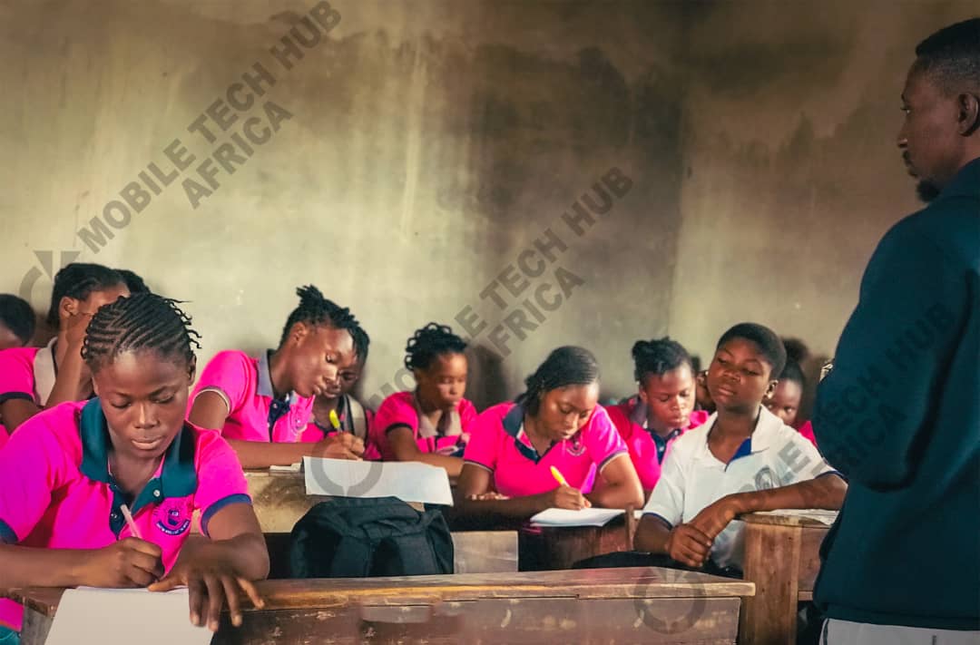 MTHAfrica's tweet image. Throwbacks to some campaigns and boot camps we had in different schools.
Kids deserve all they get from their parents, give them a chance to acquire these skills and be proud of them later.
If you&apos;d like us to visit your school, shoot us a direct message 
#Mobiletechhub #Tech