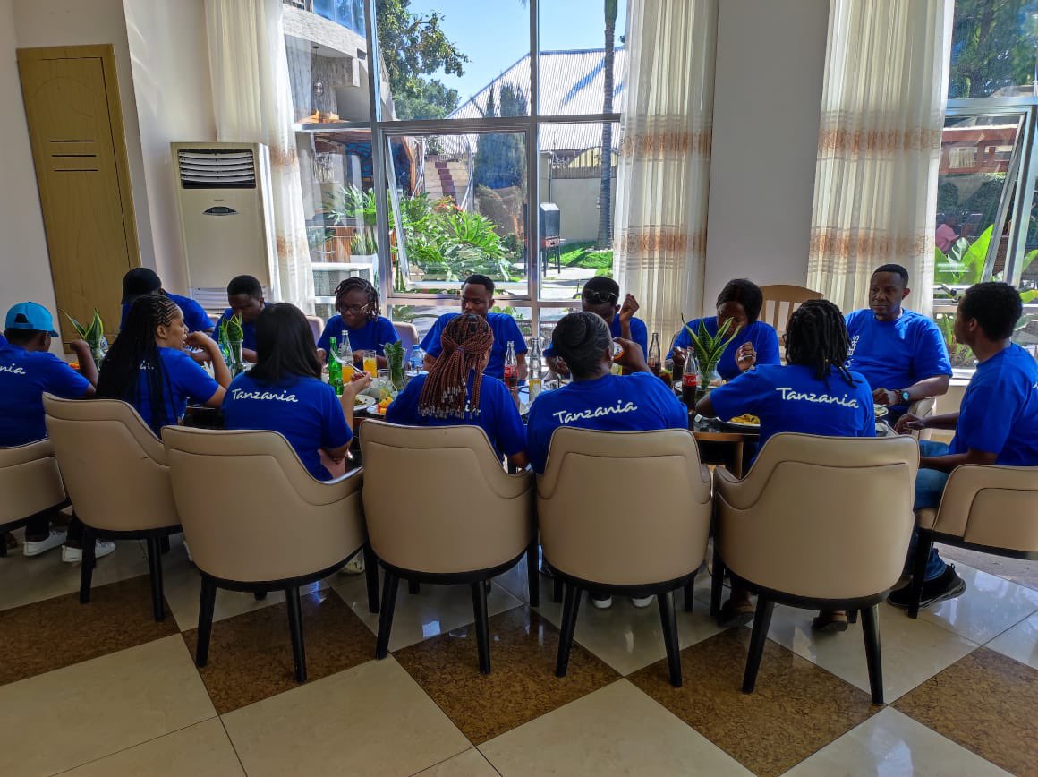 c_mwamanga's tweet photo. What does #solidarity look like for UN #Volunteers?
Thank you Tanzania team. It was such a great way to wind up the year 2022.
#TogetherActNow
#UNVTZ https://t.co/odOgbQXCMq