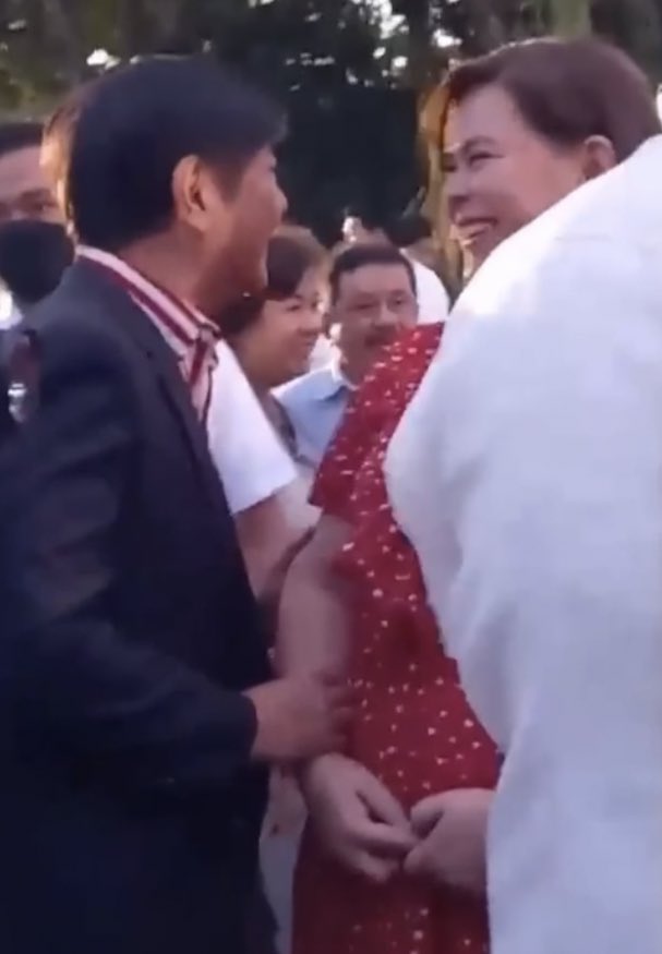 Samantha0797's tweet photo. Haaaayyy... My SaBong heart!🤭
Don't get me wrong though, I just Love seeing them together but that's it, No More No Less!🥰
Happy Choose Day Beautiful and Sweet Tweeps!😊😘
#TuesLove
#TuesPositivity
#TuesHappiness
Ctto. https://t.co/yPQ6cO0pzu