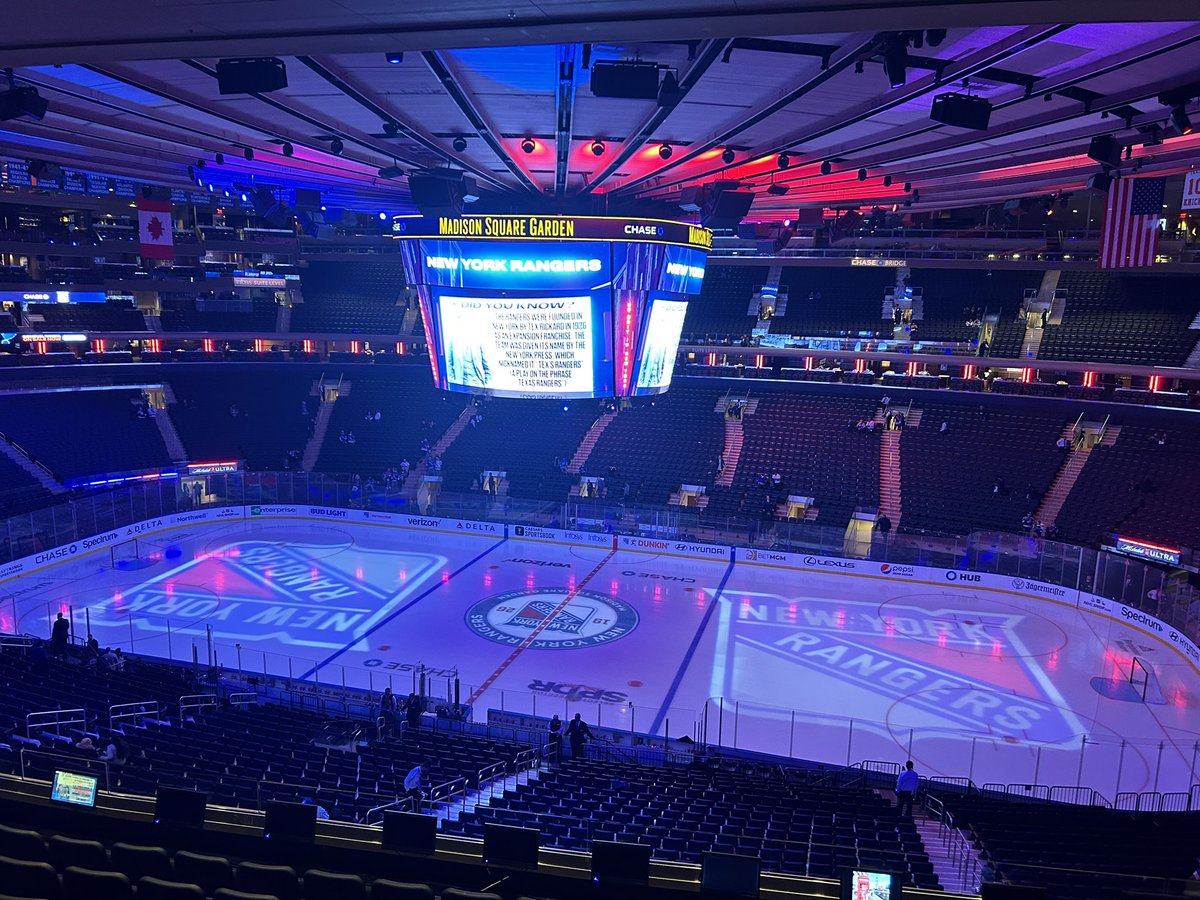 Awesome time at MSG last night with <a href="/LittleMissRolo/">Ashleigh Jane</a> #NYR